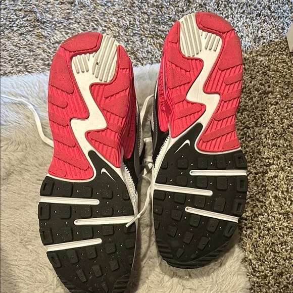 Nike Women's Excee Air Max White and Pink Sneakers - Picture 9 of 11